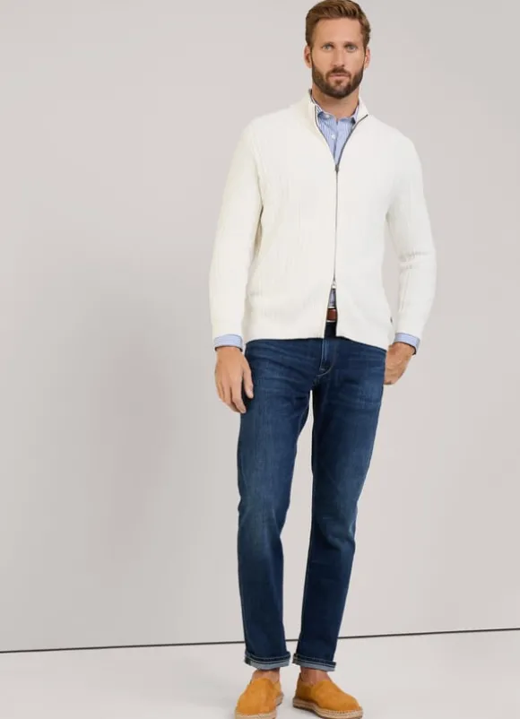 regular fit worn effect jeans