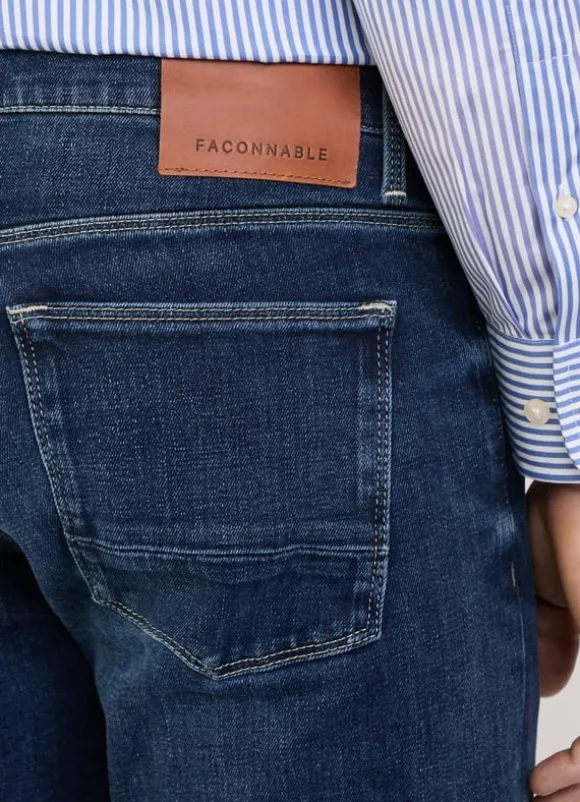 regular fit worn effect jeans