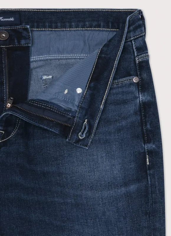 regular fit worn effect jeans