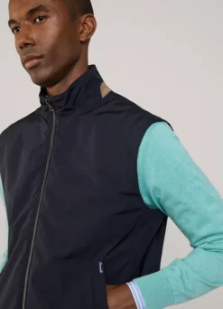 water resistant gilet